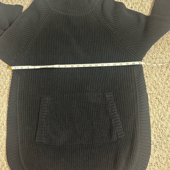 UGG Black Turtleneck Sweater size L - Picture 7 of 9
